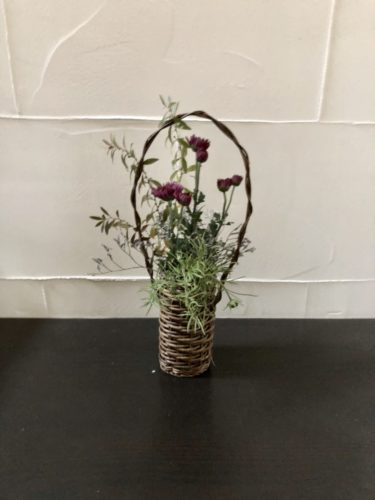 残りのお花で活ける