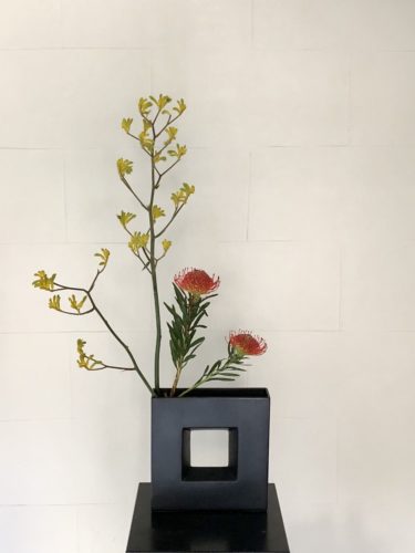 ピンクッションを活ける