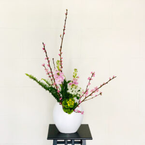 3月3日はひな祭り！桃の花を使った生け花