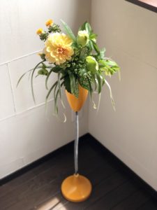 来客時はお花でおもてなし。旬のダリアとシャクヤクの飾り方。