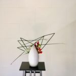 初夏に活けたい花材、フトイ。線の面白さと花器との一体感。