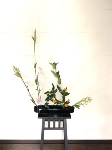 姫ひまわりを活ける