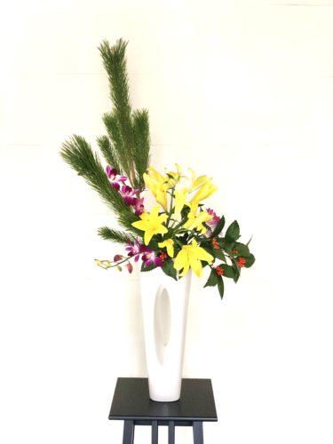 お正月用生け花 玄関やリビングに 花瓶に活ける お花選びのコンシェルジュ