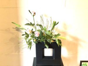 グリーンが多めの生け花