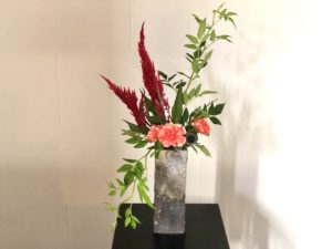 新作花器に活ける　