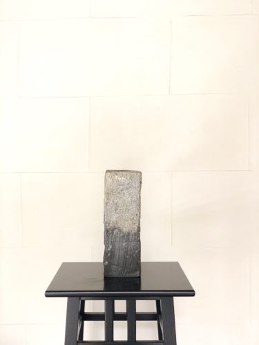 直方体の投げ入れの花器