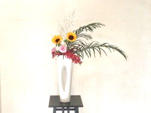夏から秋へ　ブラウン系を少しプラスした生け花