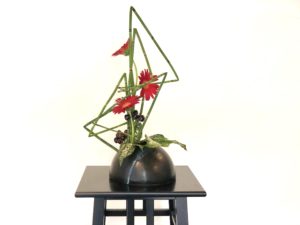 トクサを使った生け花は折ったり曲げたり自由自在!