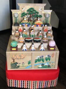 雛人形を出しました