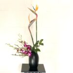 今週の生け花。主張のしっかりとした花材の扱い方。
