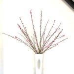 ひな祭りの生け花。桃の花の1種いけ。