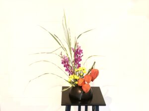 お盆のお花 少しだけ秋を感じる配色