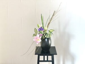 ユリとアイリスの生け花