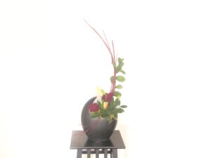 クリスマスの生け花　サンゴミズキは使い方色々